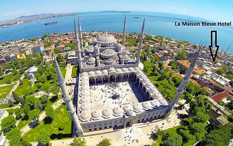 Стамбул: La Maison Bleue
