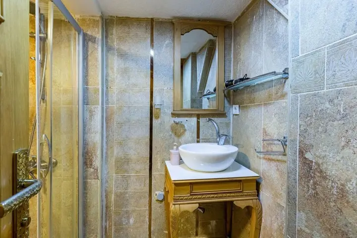 Стамбул: Cozy and Peaceful Duplex in Historical Balat