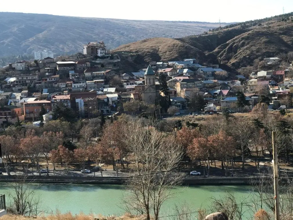 Тбилиси: Tbilisi on your palm