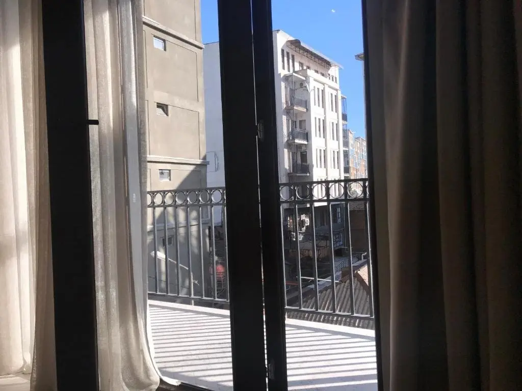 Тбилиси: Tbilisi on your palm