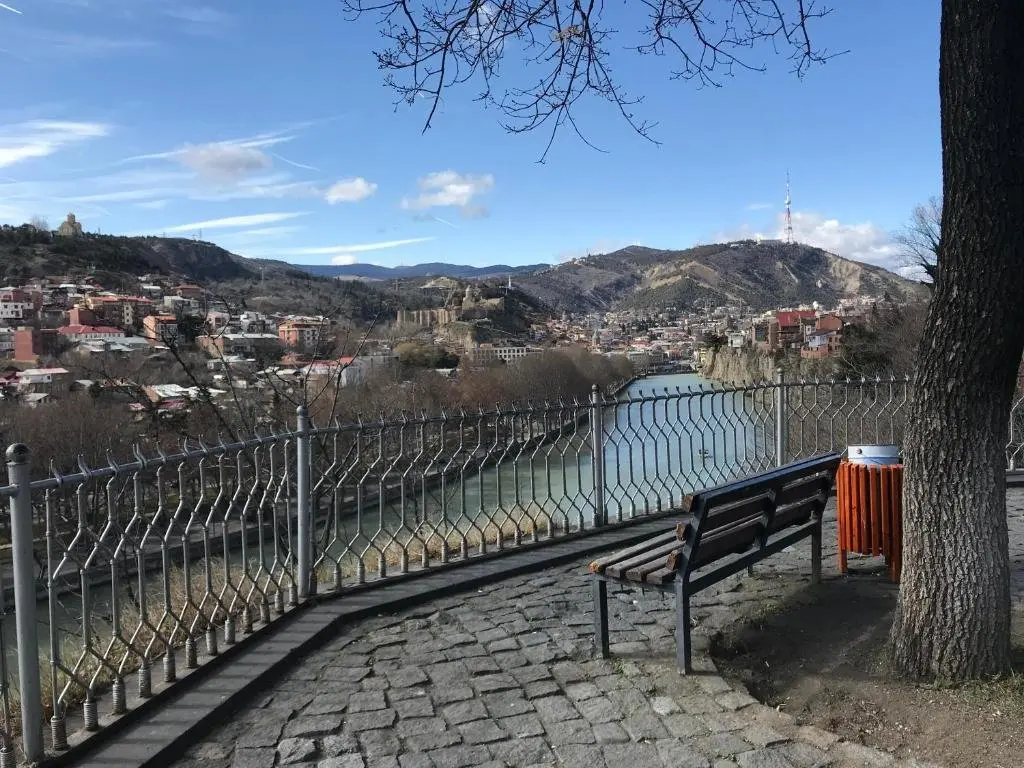 Тбилиси: Tbilisi on your palm