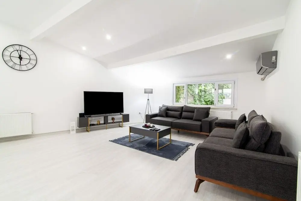 Стамбул: Sleek House With a Lovely Terrace in Besiktas