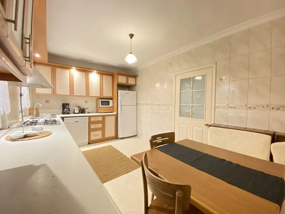 Стамбул: Missafir Sleek Flat in Nisantasi With Terrace