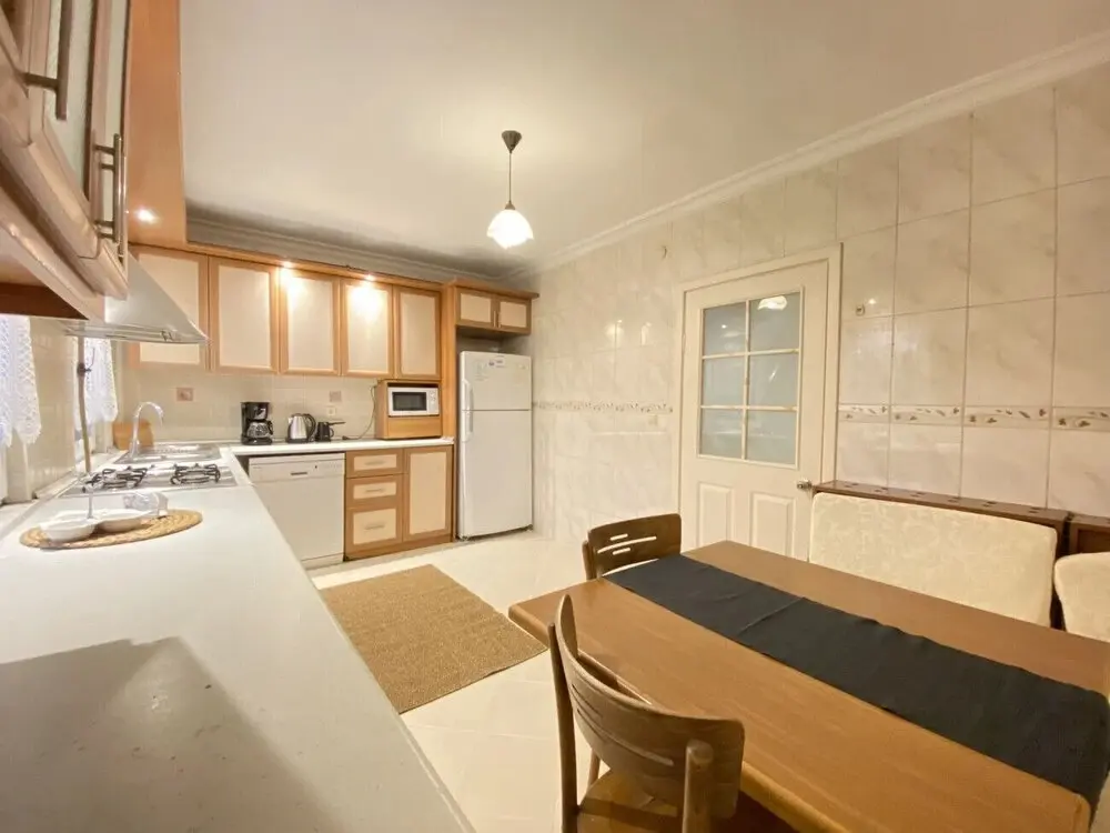 Стамбул: Missafir Sleek Flat in Nisantasi With Terrace