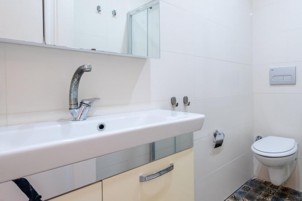 Charming Flat Near Taksim Square in Inonu Sisli — фото 1