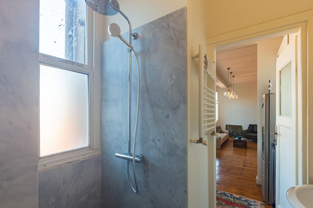 Стамбул: Eclectic Home Near Galata Tower in Beyoglu
