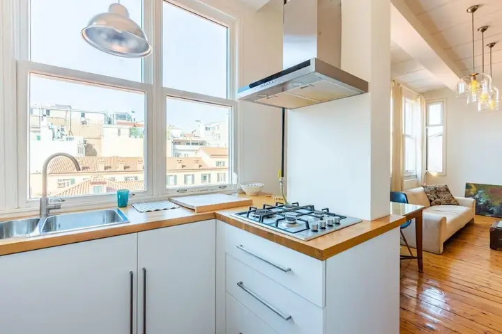 Стамбул: Eclectic Home Near Galata Tower in Beyoglu