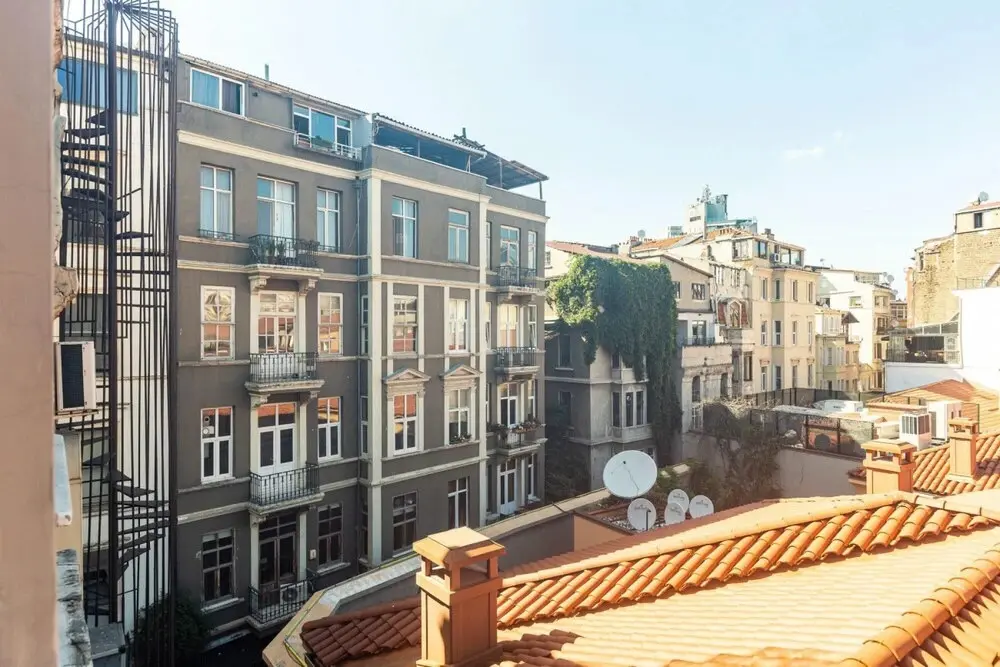 Стамбул: Eclectic Home Near Galata Tower in Beyoglu