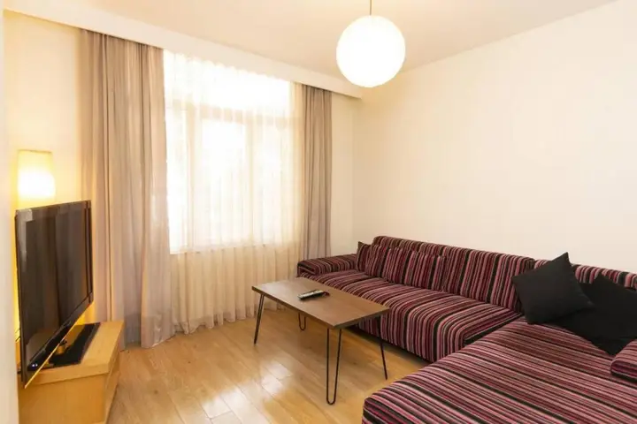 Стамбул: Comfy Home Near Public Transportation in Sisli