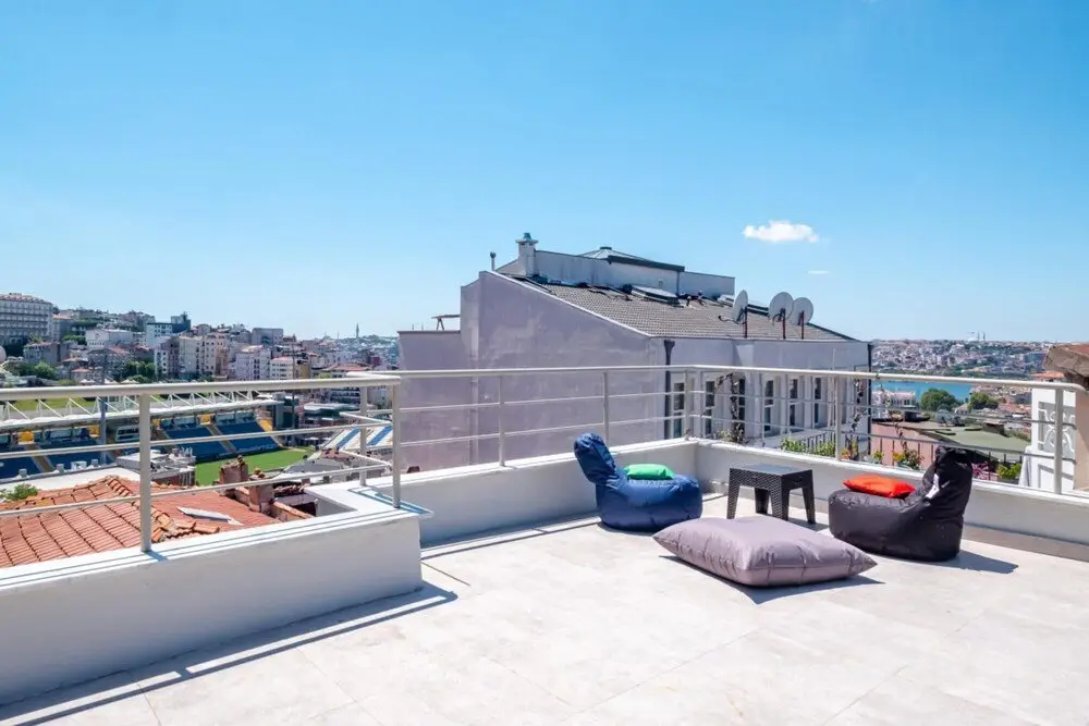 Стамбул: Flat With Balcony Near Flower Passage in Beyoglu