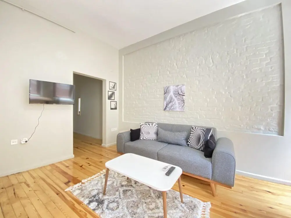 Стамбул: Flat With Balcony Near Flower Passage in Beyoglu