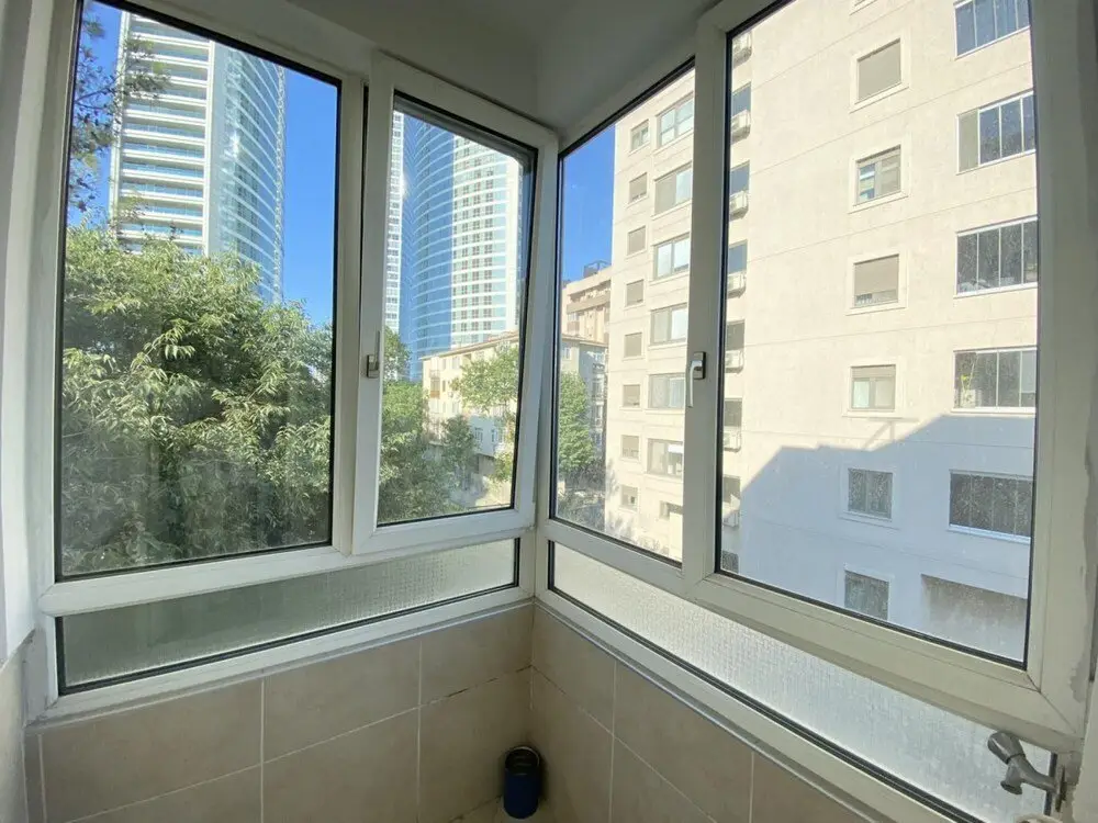 Стамбул: Missafir Sleek Flat With Balcony on Bagdat Street