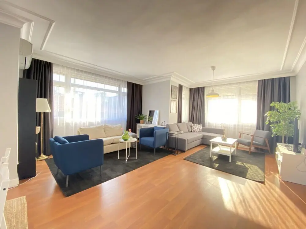 Стамбул: Missafir Sleek Flat With Balcony on Bagdat Street