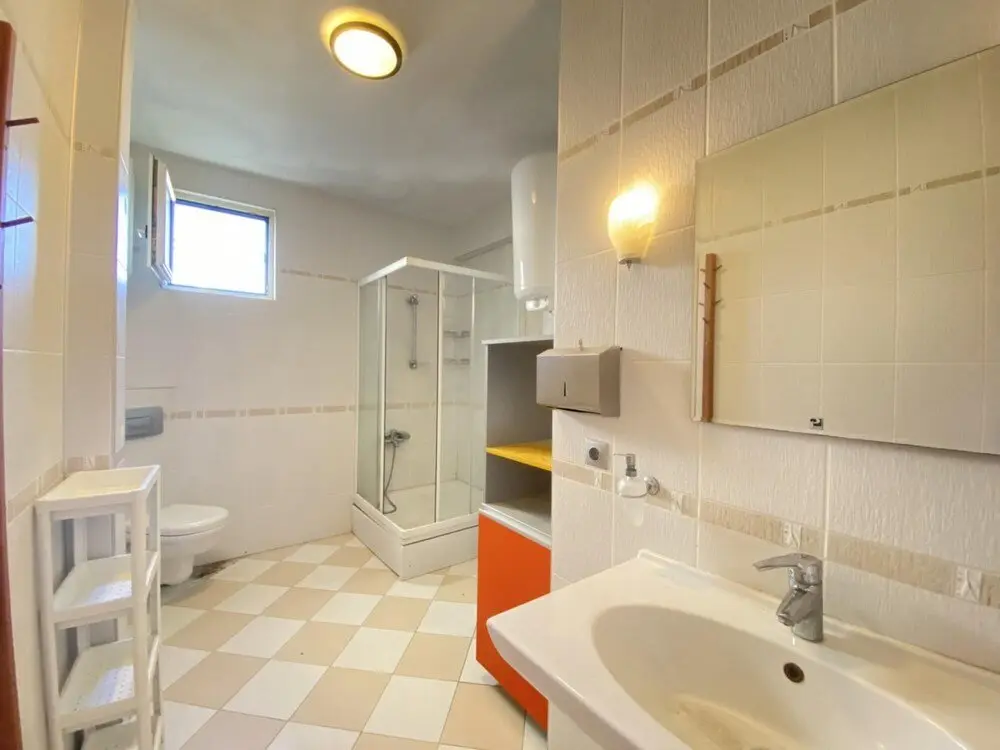 Стамбул: Missafir Sleek Flat With Balcony on Bagdat Street
