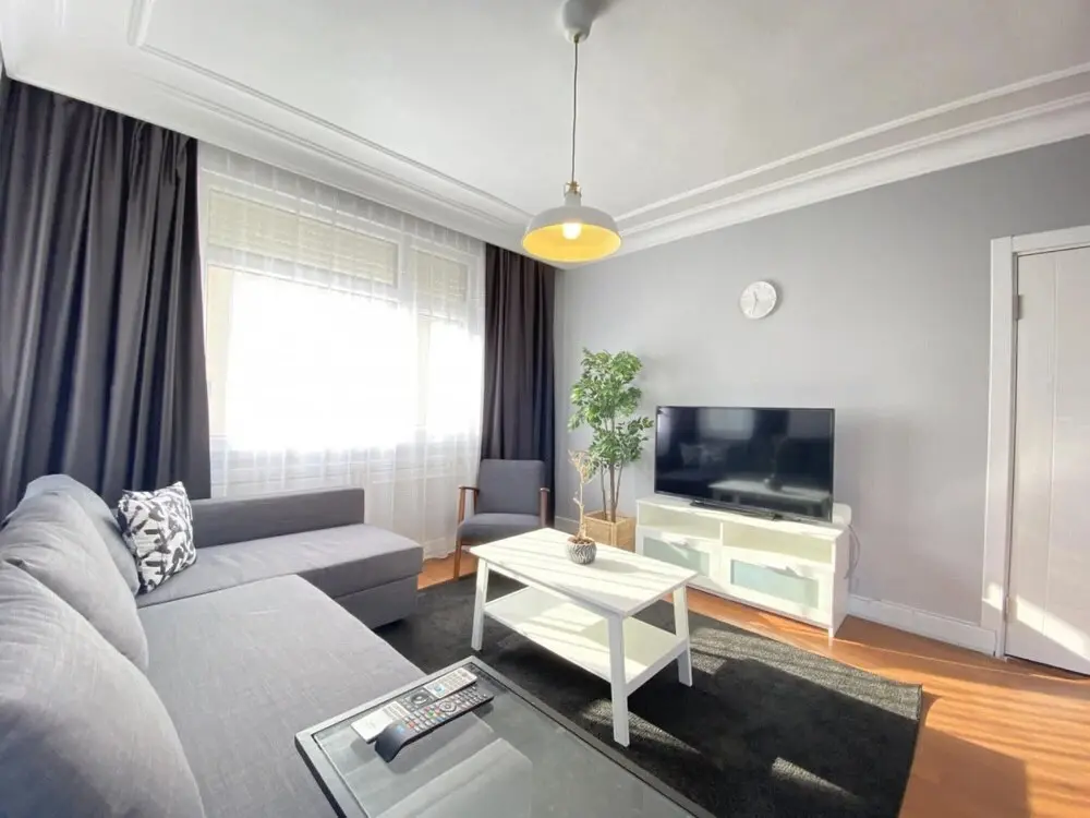 Стамбул: Missafir Sleek Flat With Balcony on Bagdat Street