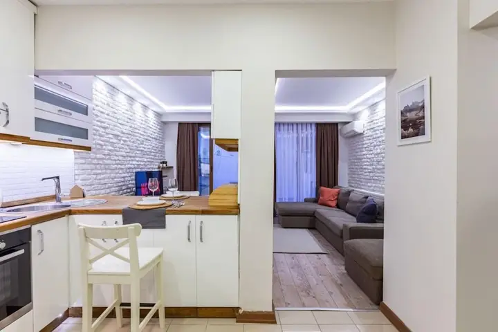 Стамбул: Missafir Excellent Flat With Backyard in Nisantasi