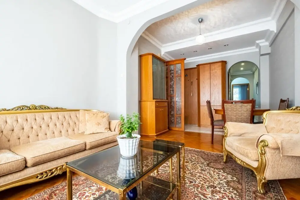 Стамбул: Captivating and Central Flat With Balcony in Sisli