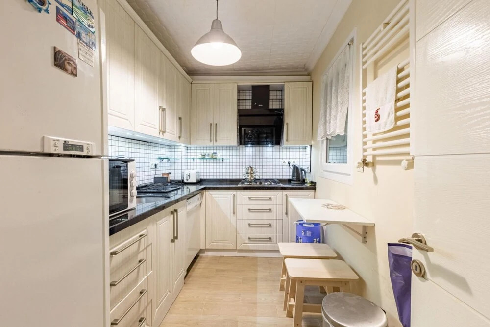 Стамбул: Pleasant Flat with Balcony in Moda Kadikoy