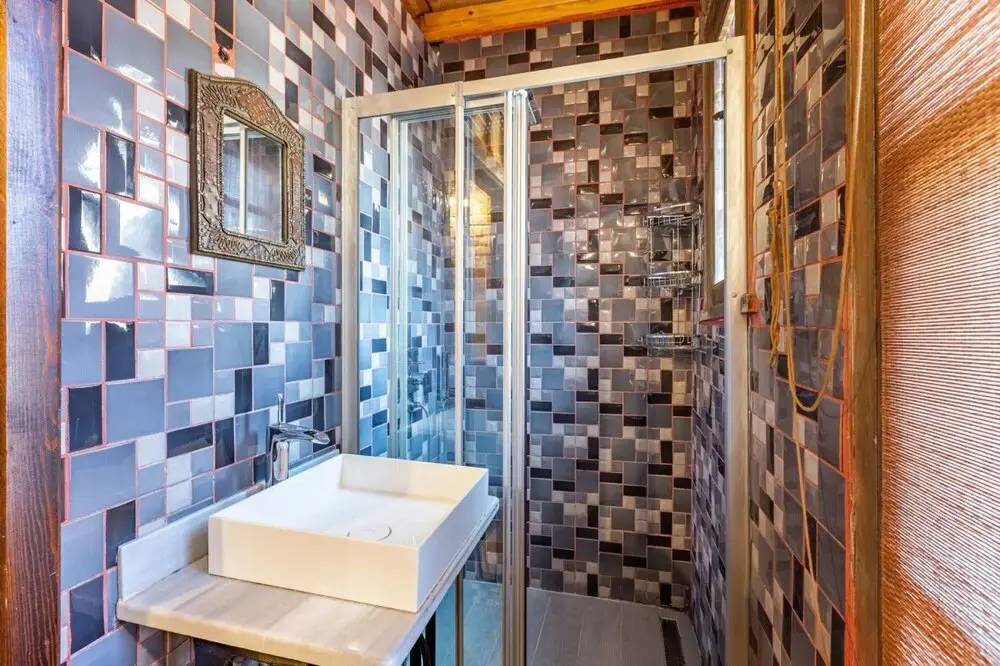Стамбул: Historic House Near Popular Landmarks in Balat