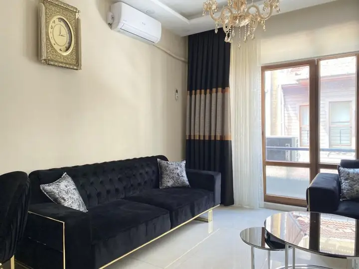 Стамбул: Missafir Central Flat With Balcony in Inonu Sisli