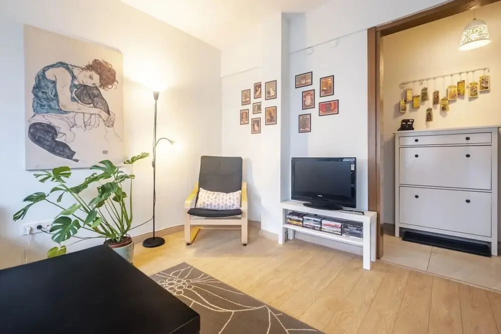 Стамбул: Flat With Balcony Near Bull Statue in Kadikoy