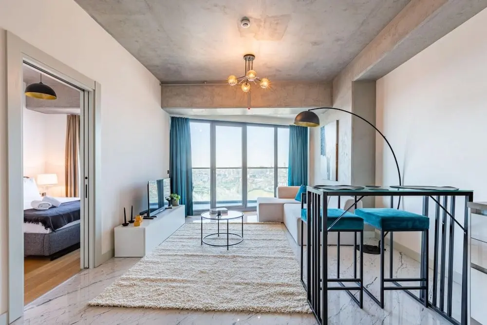 Стамбул: Cozy Flat With City View and Balcony in Sisli