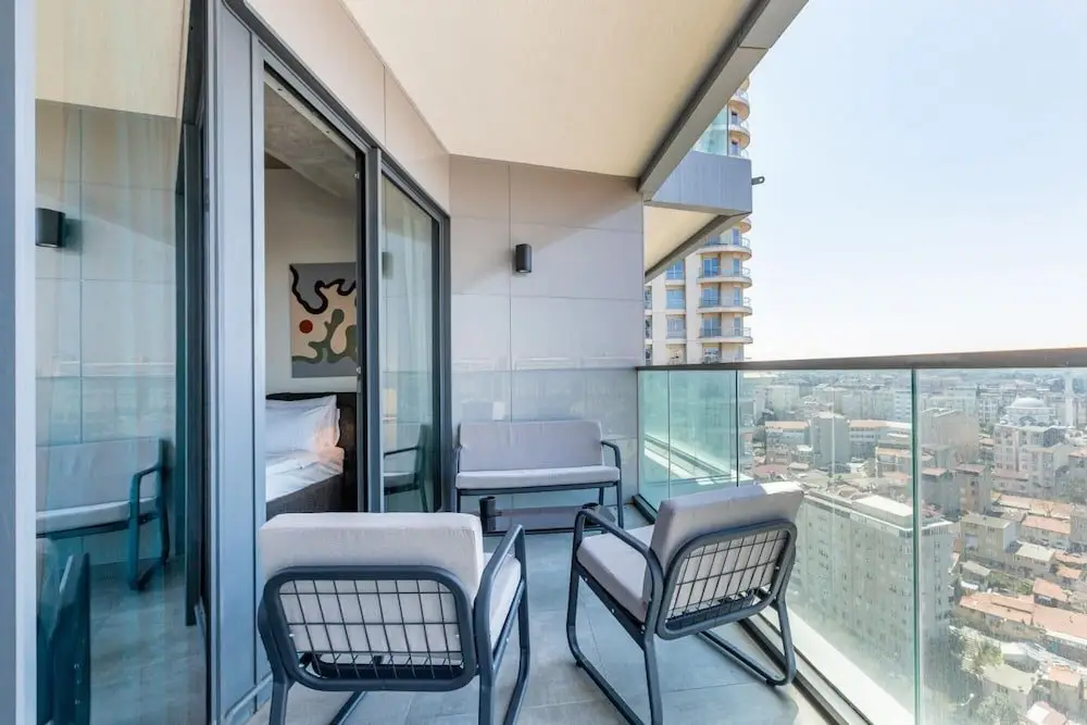 Стамбул: Cozy Flat With City View and Balcony in Sisli