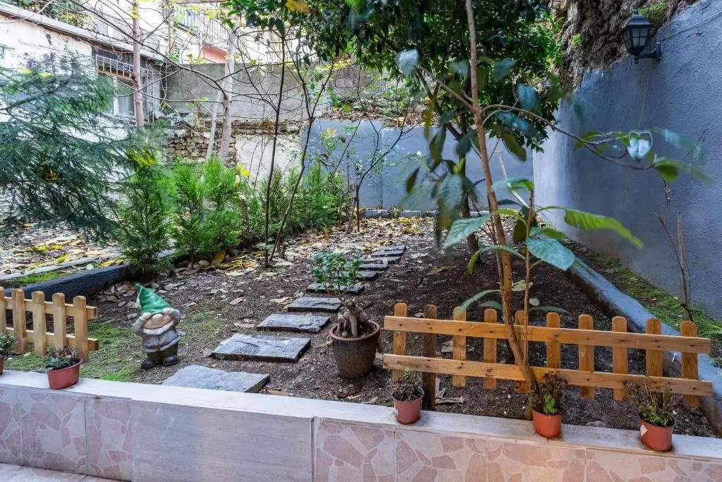 Стамбул: Cozy and Central Flat With Backyard in Kadikoy