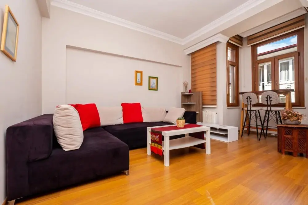 Стамбул: Authentic Central Flat With Bay Window in Besiktas