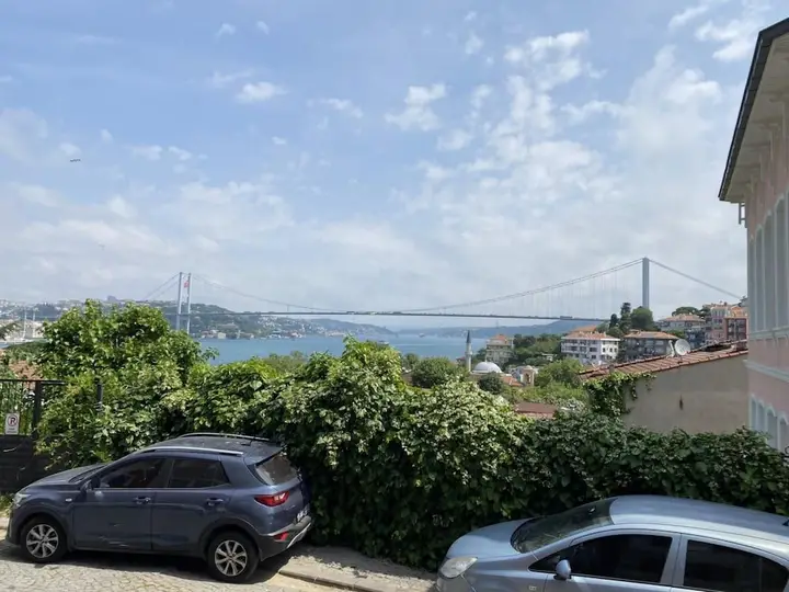 Стамбул: Missafir Flat With Bosphorus View in Kuzguncuk