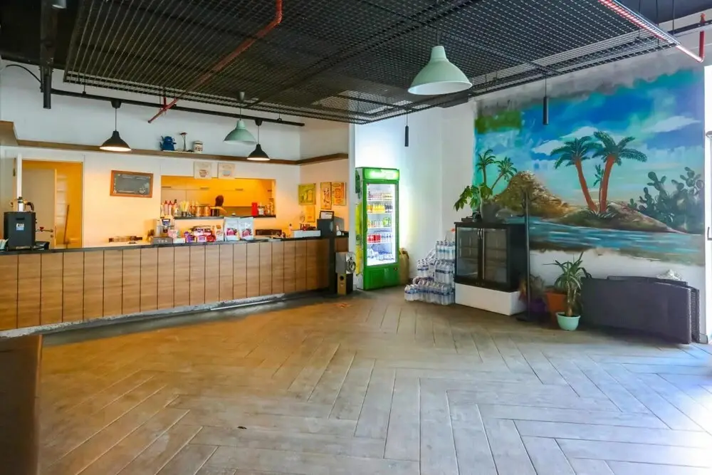 Стамбул: Business-friendly Res With Pool in Fikirtepe