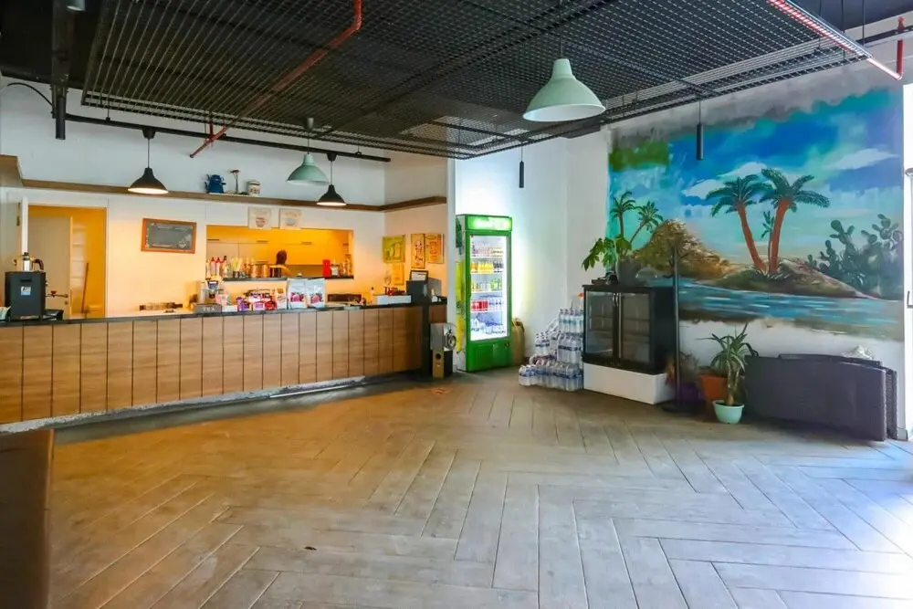 Стамбул: Business-friendly Res With Pool in Fikirtepe