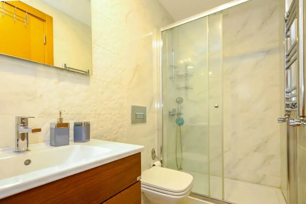 Стамбул: Business-friendly Res With Pool in Fikirtepe