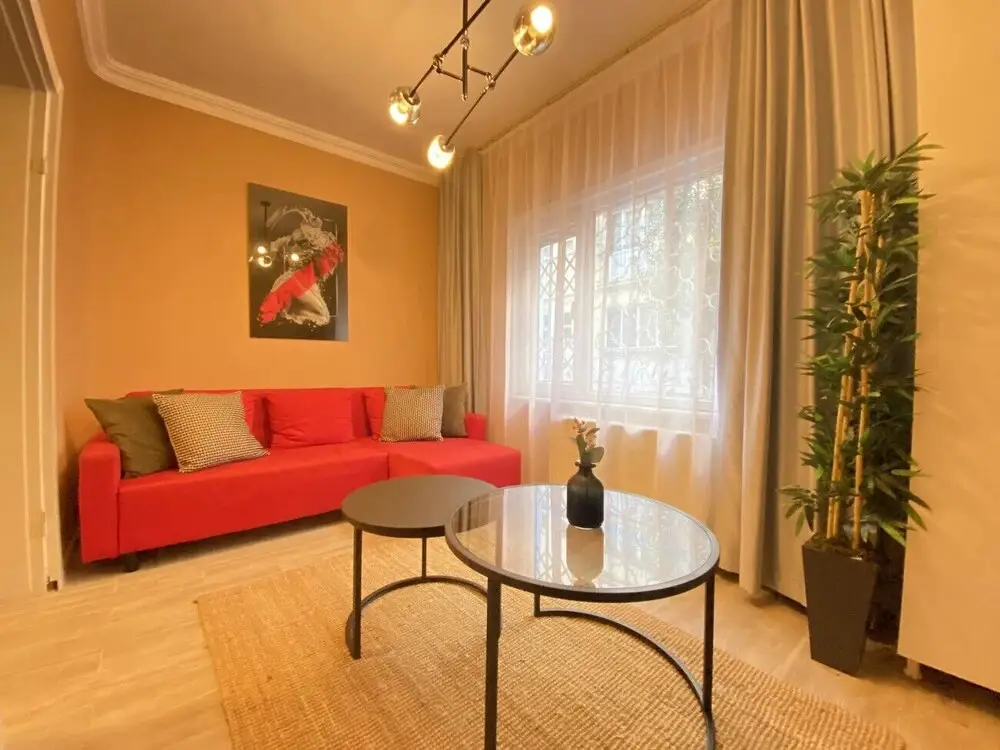 Стамбул: Lovely Home With Backyard in Cihangir