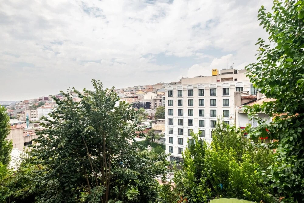 Superb Flat with Excellent Location in Sisli — фото 1