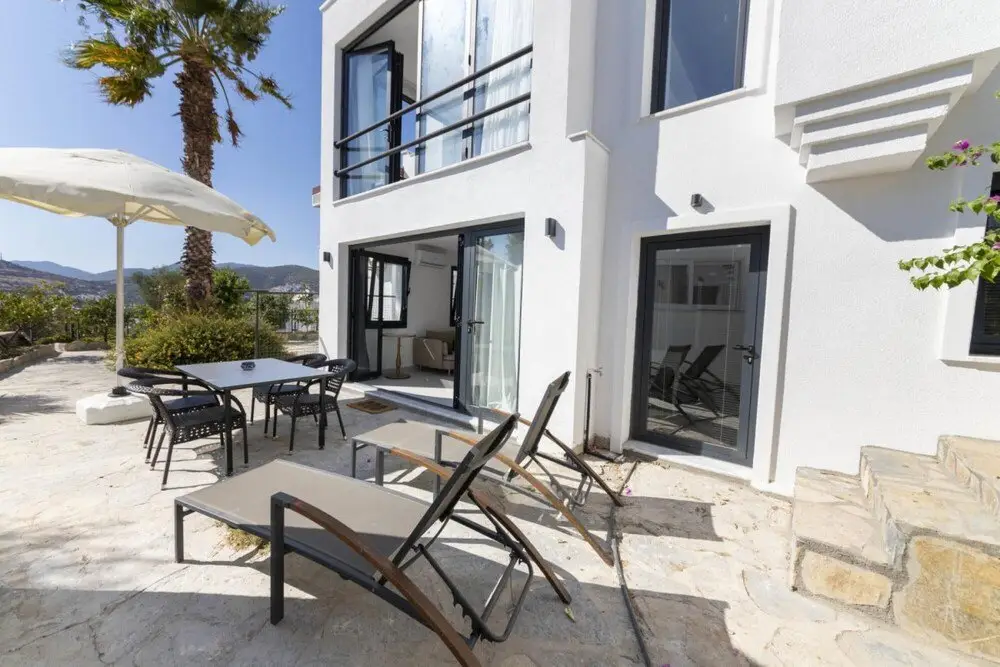 Бодрум: Pleasant Flat With Garden in the Heart of Bodrum