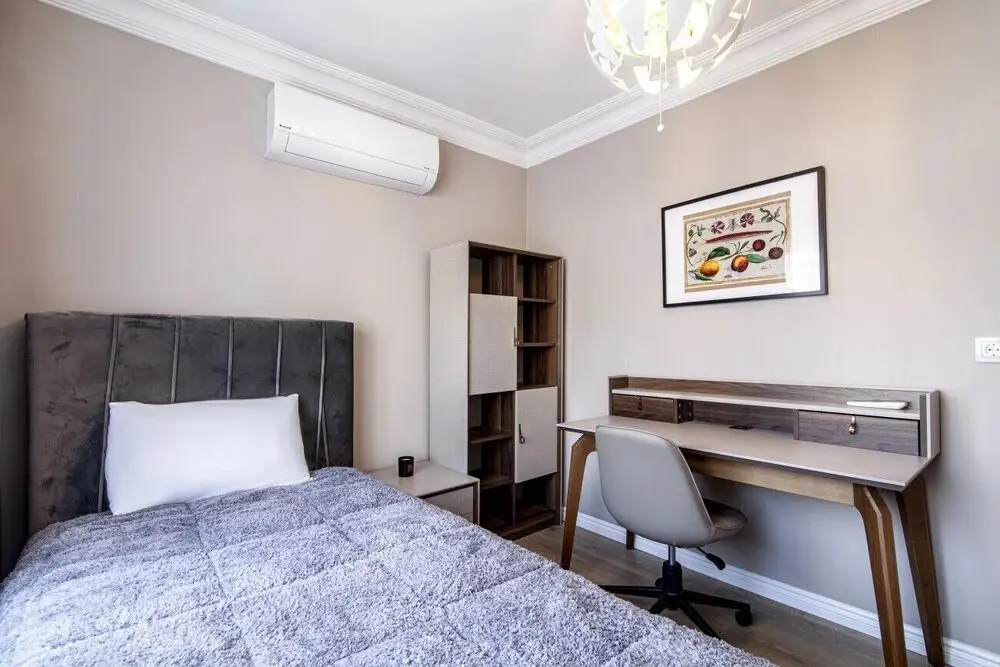 Стамбул: Modern Flat Close to Istiklal Street With Balcony