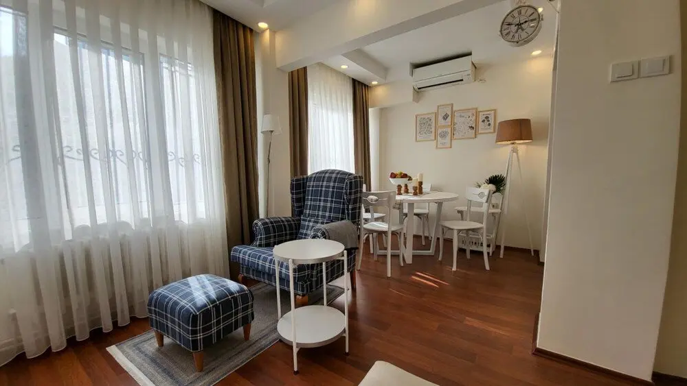 Стамбул: Chic Flat in Sariyer With Balcony and Sea View