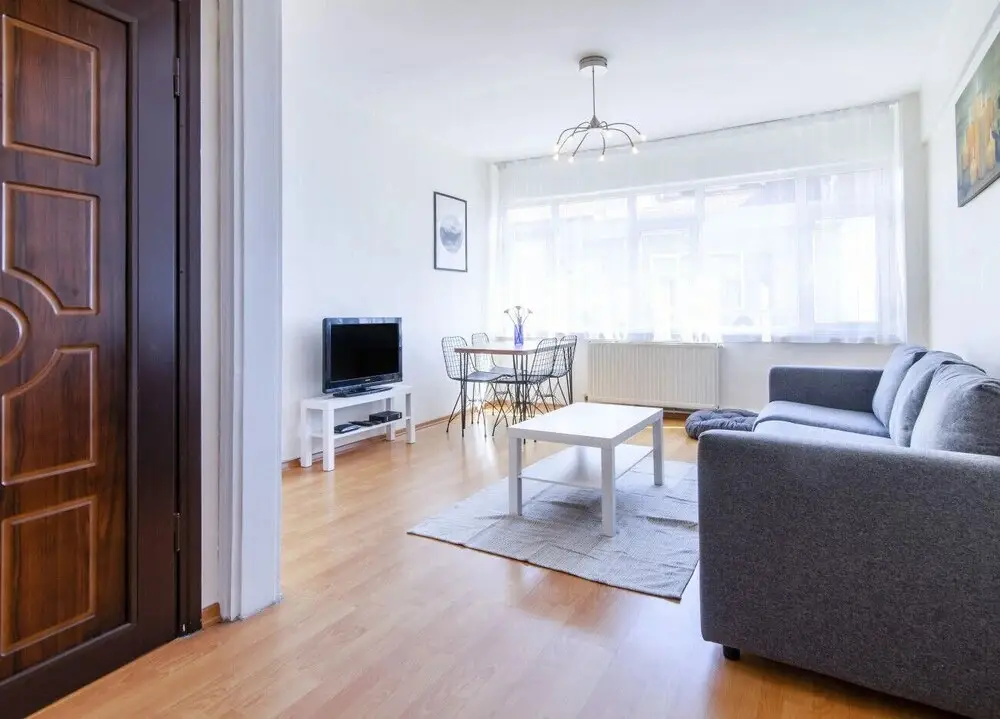 Стамбул: Lovely and Central Flat With Balcony in Sisli