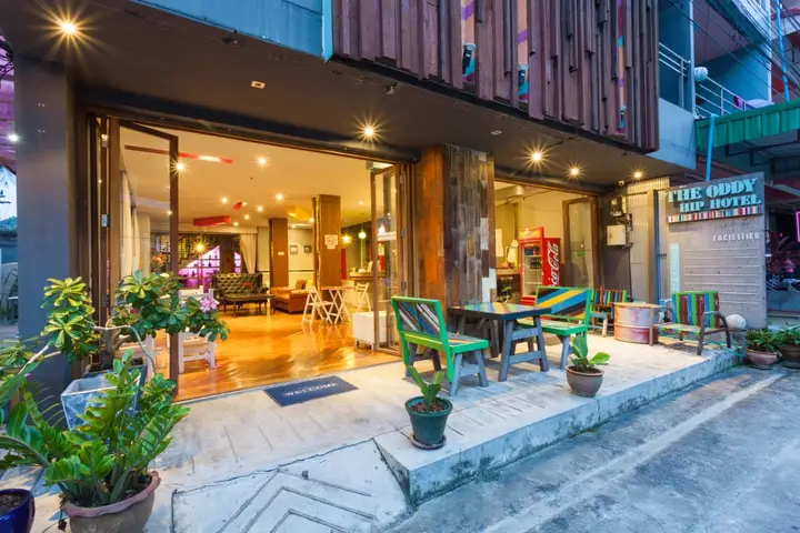 Кату: The Oddy Hip Hotel