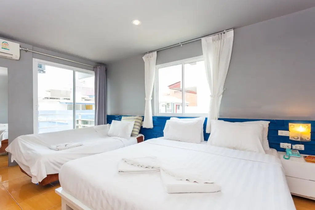 Кату: The Oddy Hip Hotel