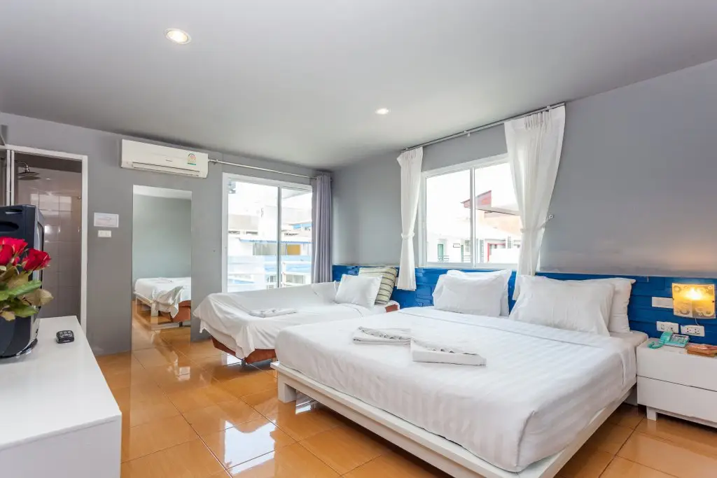 Кату: The Oddy Hip Hotel