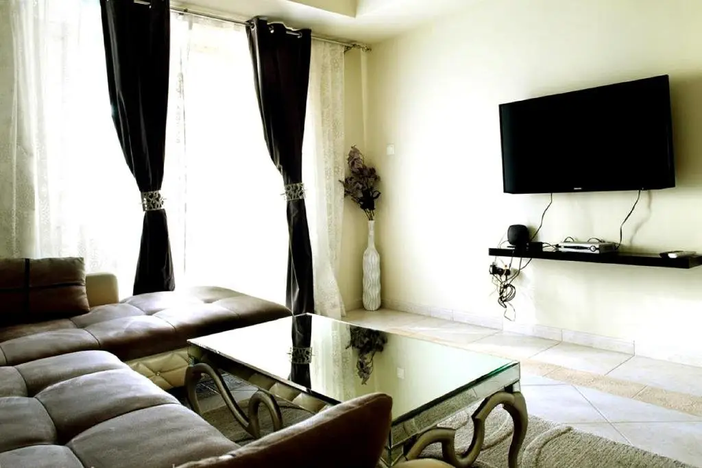Дубай: One Bedroom Apartment - Bay Central Tower