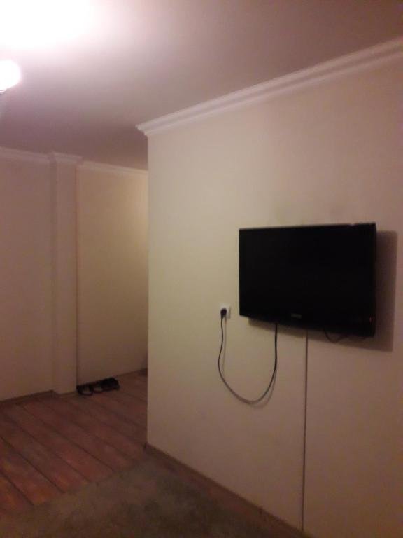 Шымкент: Apartment on Prospekt Momyshuly 25