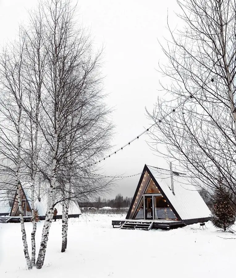 Panteleyevo: Woody Village Riverside
