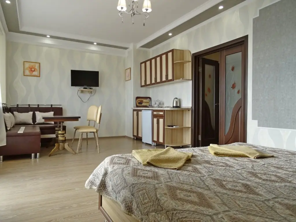 Рыбачье: Guest House Lovets