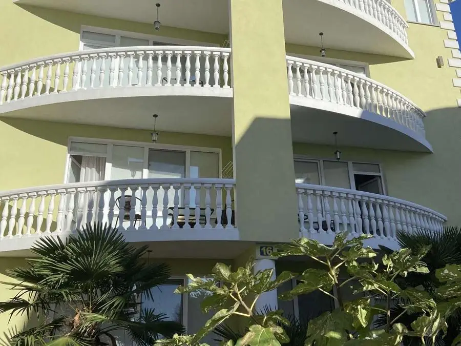Рыбачье: Guest House Lovets