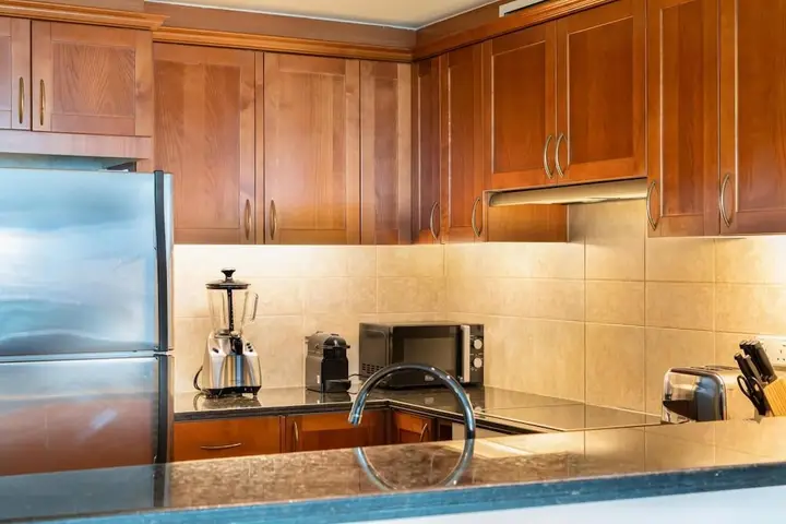 Дубай: Stunning Waterfront Apt w Marina View Next to Beach