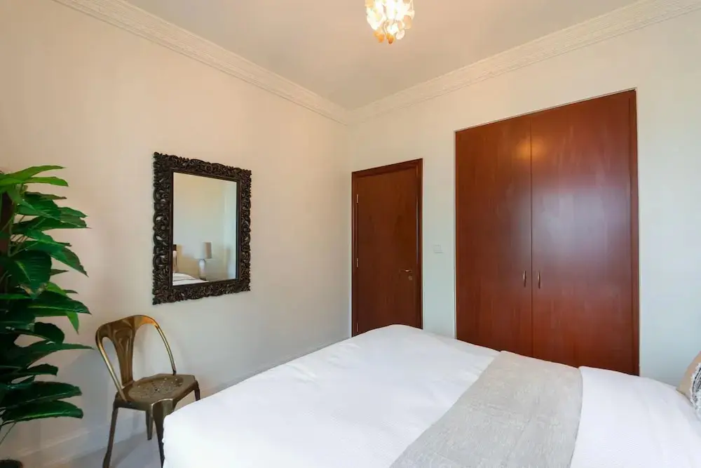 Дубай: Stunning Waterfront Apt w Marina View Next to Beach