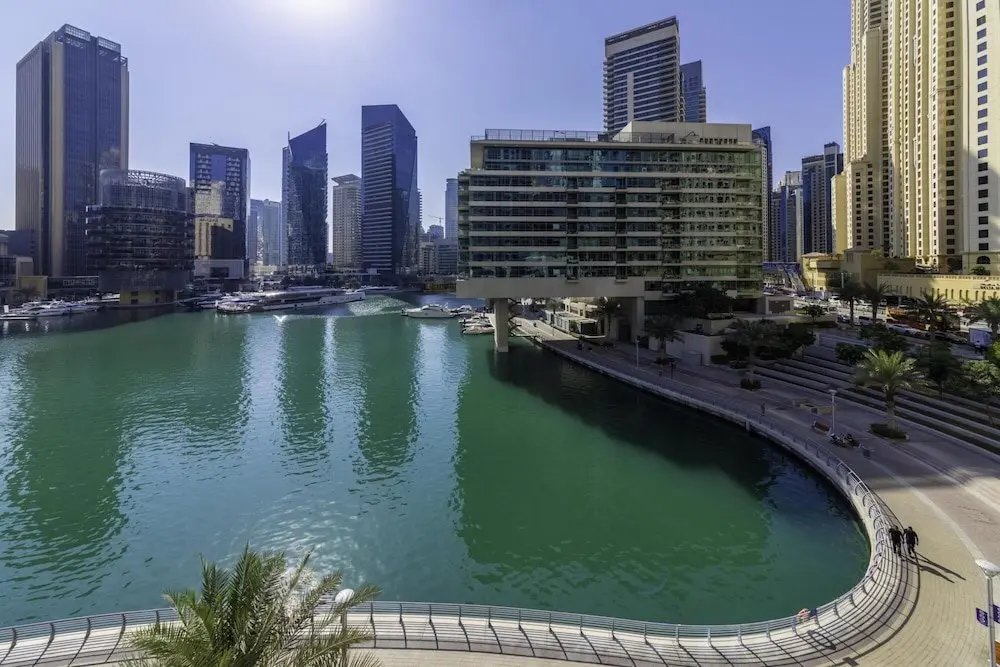 Дубай: Stunning 3-floor Villa w Kids Room Rooftop Terrace Over Dubai Marina